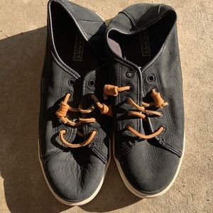 Sperry Topsider pull on shoes
